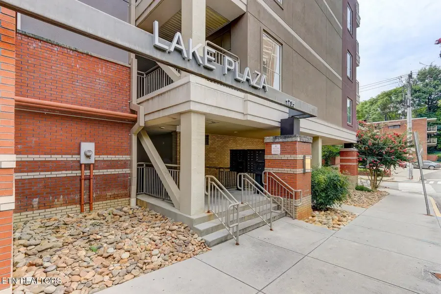 1735 Lake Ave #105, Knoxville, TN 37916 - #2