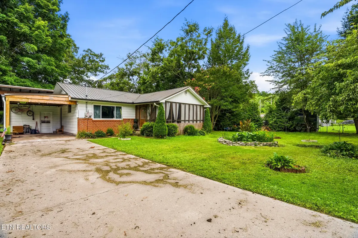 121 W Hutchinson Circle, Oak Ridge, TN 37830 - #1