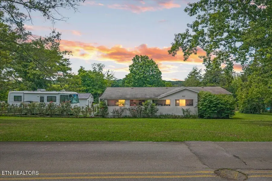 955 N Main St, Decatur, TN 37322 - #3