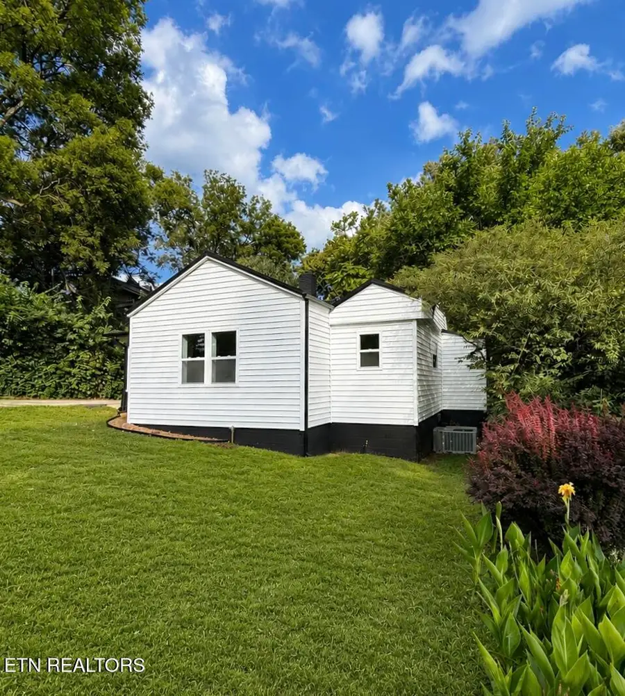 3042 Woodbine Ave, Knoxville, TN 37914 - #2