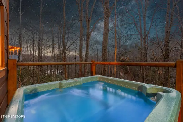 2457 N School House Gap Rd, Sevierville, TN 37876
