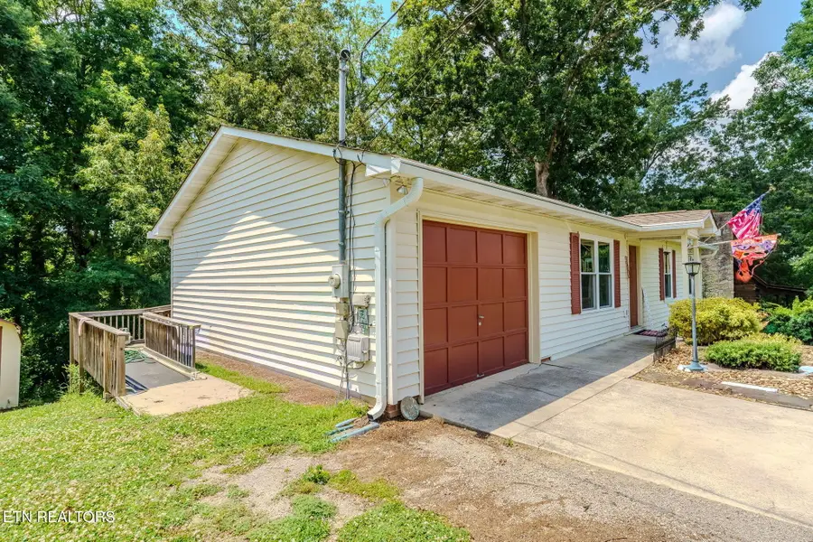 1717 Jett Rd, Maryville, TN 37804 - #2