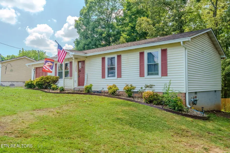 1717 Jett Rd, Maryville, TN 37804 - #3