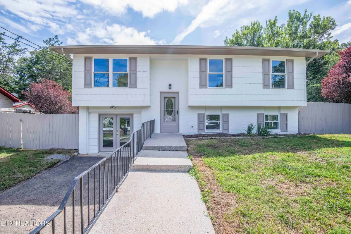 6420 Trousdale Rd, Knoxville, TN 37921 - #1