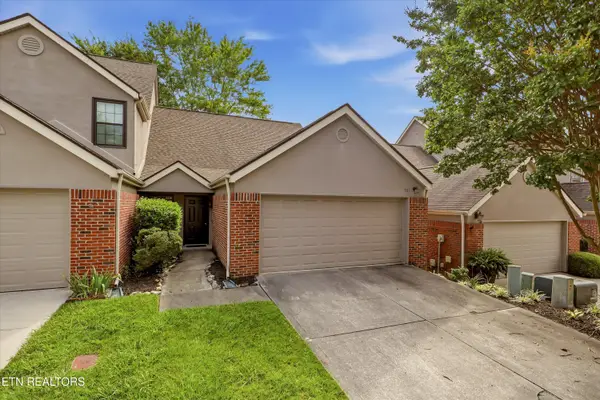 707 Farragut Commons Drive, Knoxville, TN 37934