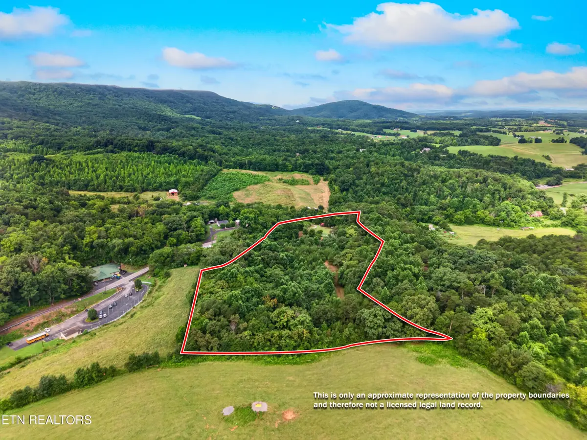 420 Blowing Cave Rd, Sevierville, TN 37876 - #1