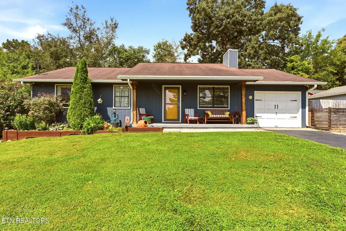 2237 Quail Hollow Rd, Knoxville, TN 37923 - #1
