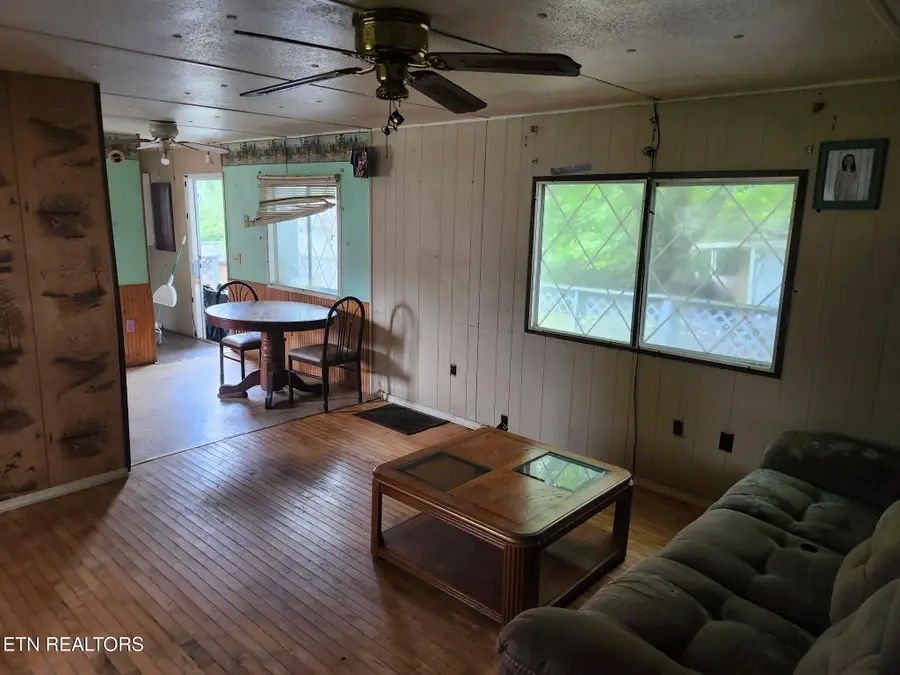 112 Queen St, Clinton, TN 37716 - #3
