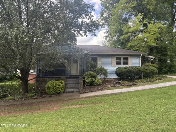 2119 Maple Drive, Knoxville, TN 37918