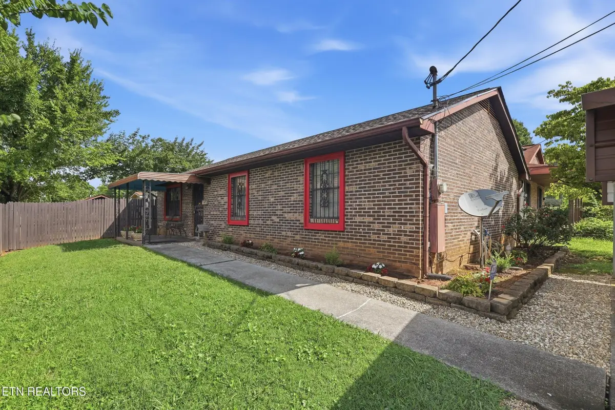 3205 Lansing Ave, Knoxville, TN 37914 - #1