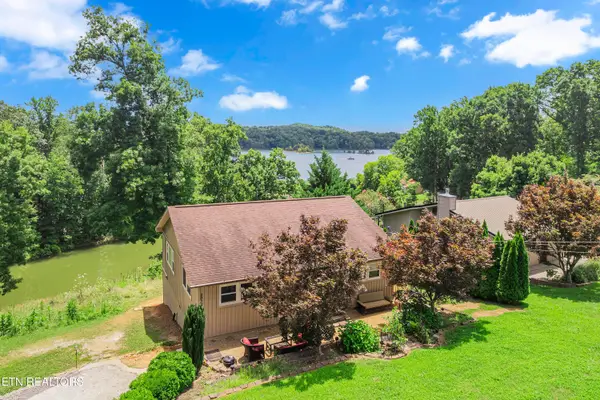 2038 Glenbrook Lane, Dandridge, TN 37725