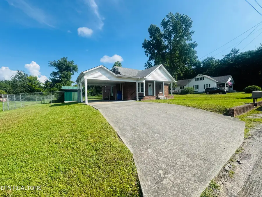 510 Fairground St, Rocky Top, TN 37769 - #3
