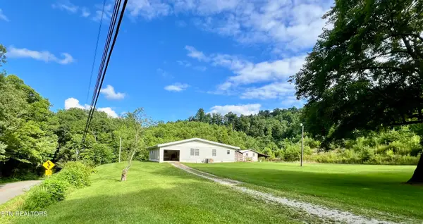 2750 Buffalo Rd, Oneida, TN 37841