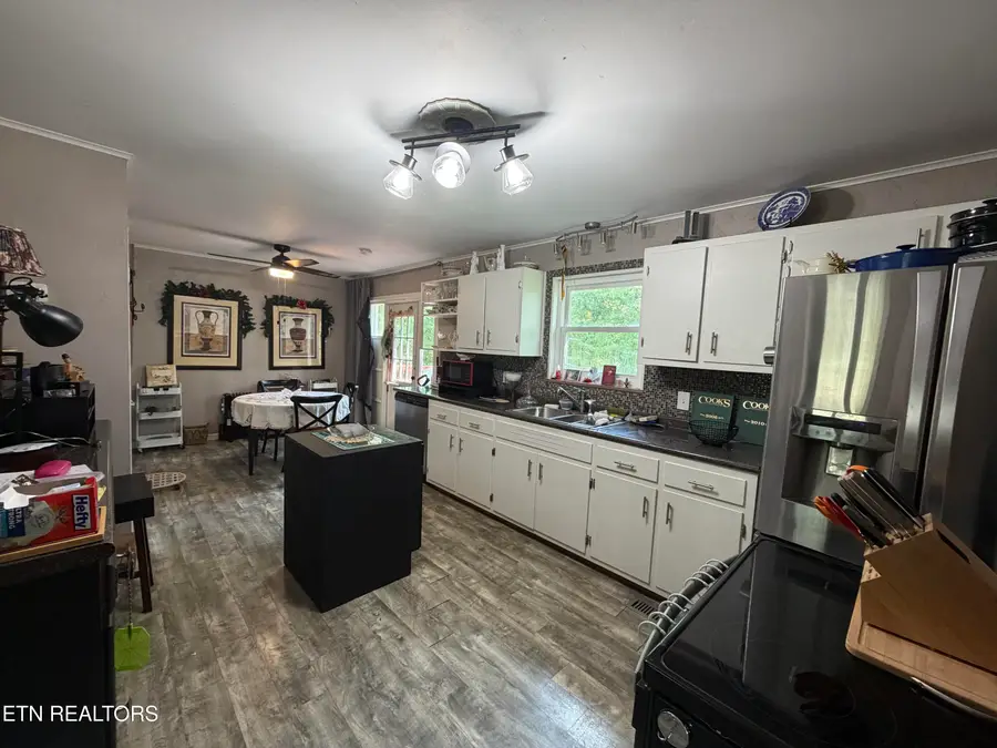 2860 Boyds Creek Hwy, Sevierville, TN 37876 - #3