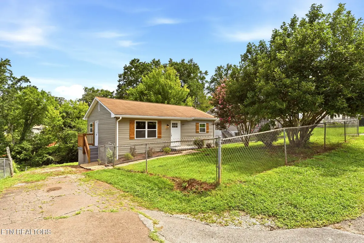 2135 Berea Ave, Knoxville, TN 37920 - #1