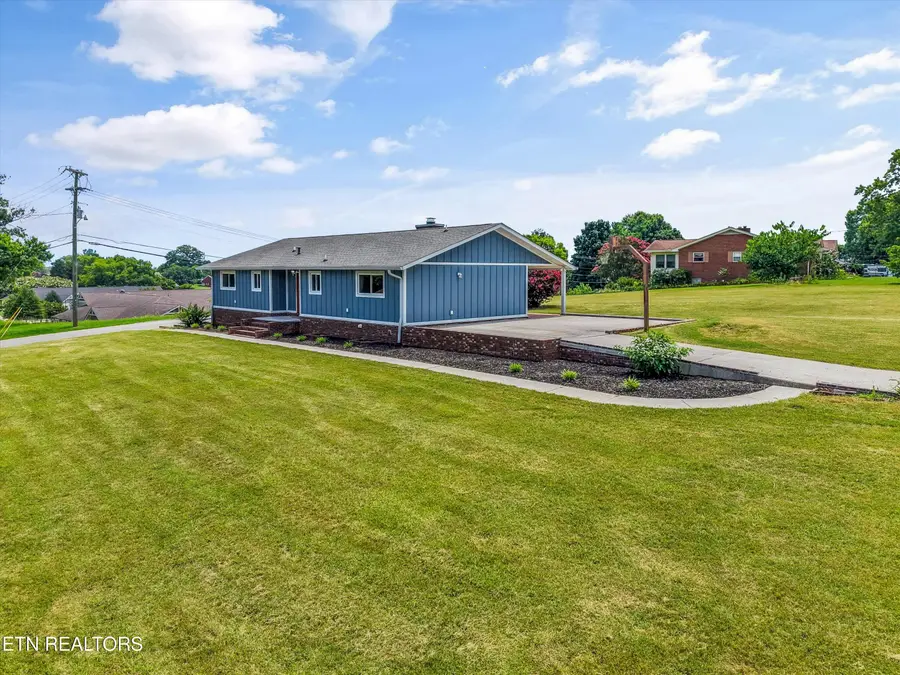 2572 Sevierville Rd, Maryville, TN 37804 - #3