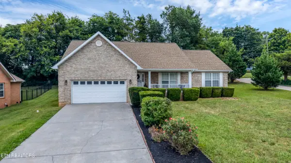 2802 Country Meadows Lane, Maryville, TN 37803