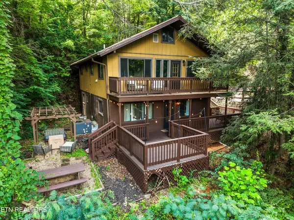552 Galloway Lane, Gatlinburg, TN 37738