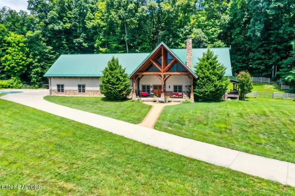 2624 Clinch Valley Rd, Thorn Hill, TN 37881