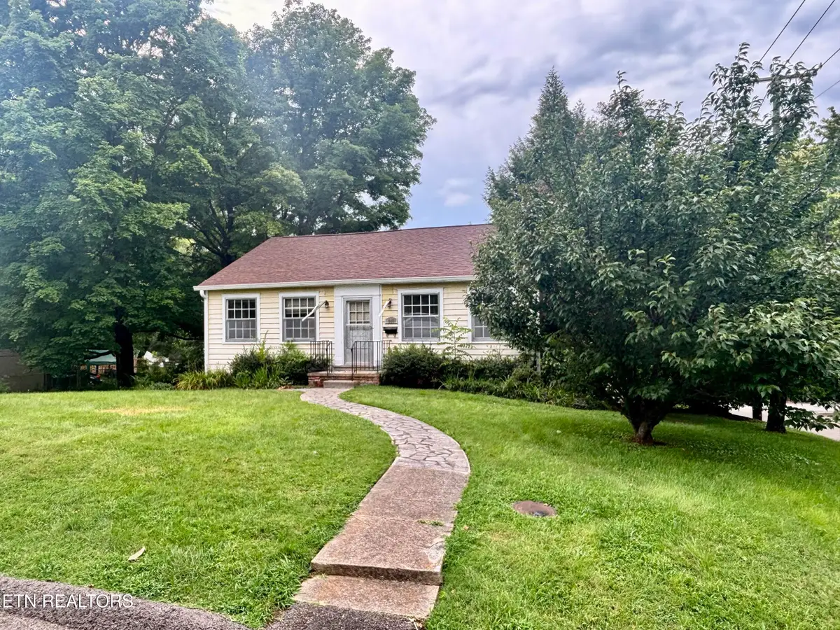 945 E Churchwell Ave, Knoxville, TN 37917 - #1