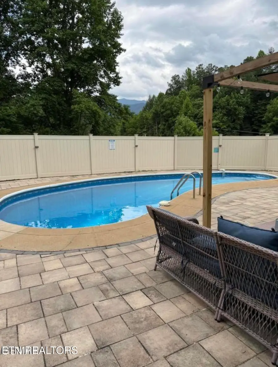560 Buckhorn Rd, Gatlinburg, TN 37738 - #3