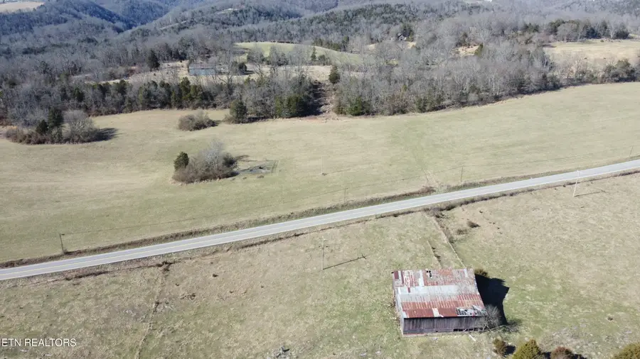 2645 Cedar Fork Rd, Tazewell, TN 37879 - #2