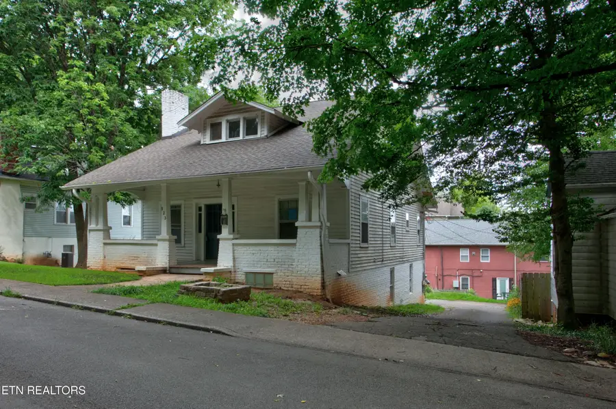 523 Highland Ave, Maryville, TN 37803 - #2