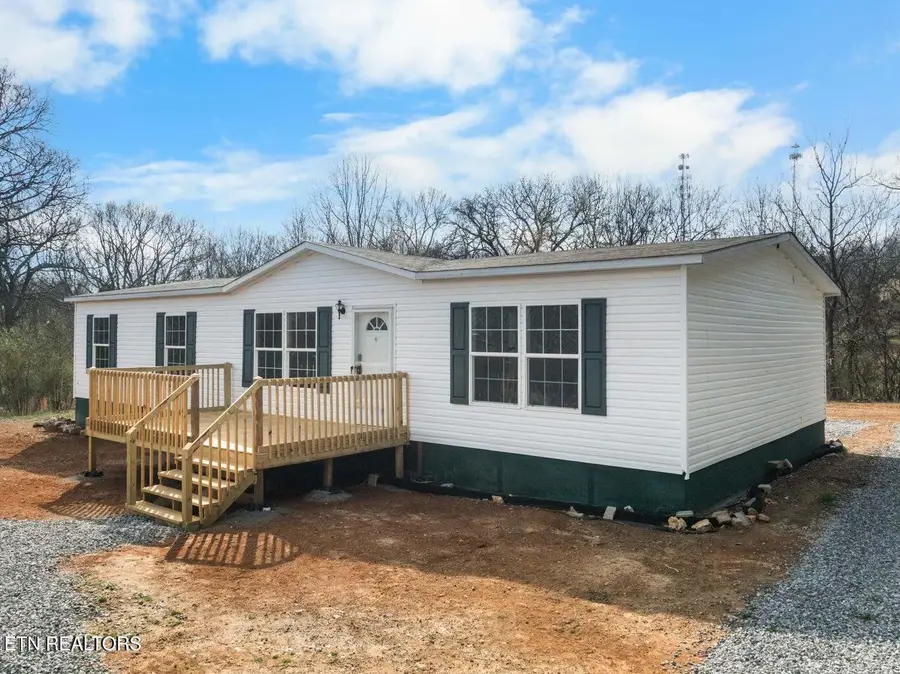 523 N Point Rd, Sweetwater, TN 37874 - #2