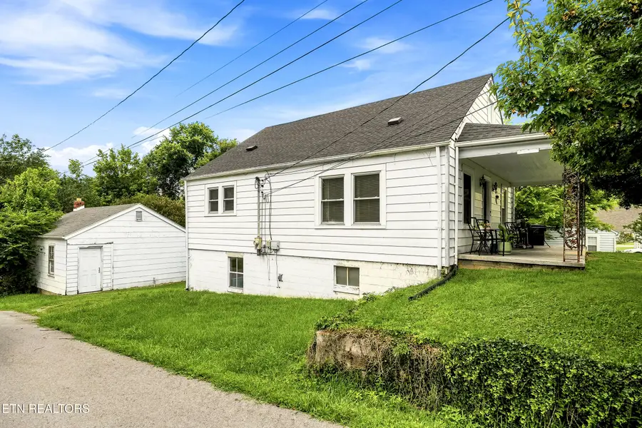 229 Wagoner St, Sparta, TN 38583 - #3