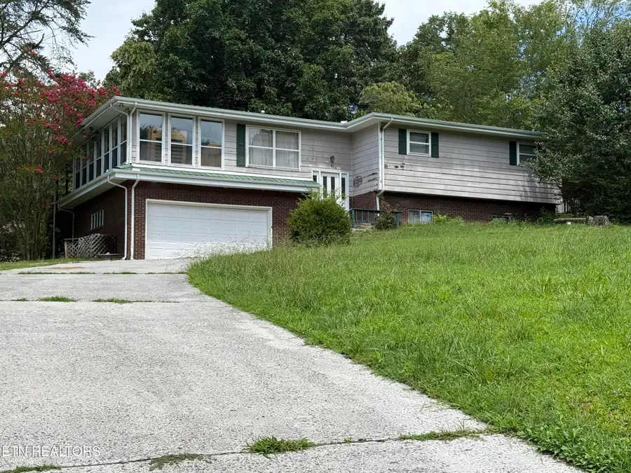 414 Molyneux St, Rockwood, TN 37854 - #2