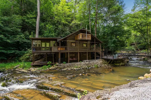 2171 Wears Valley Rd, Sevierville, TN 37862