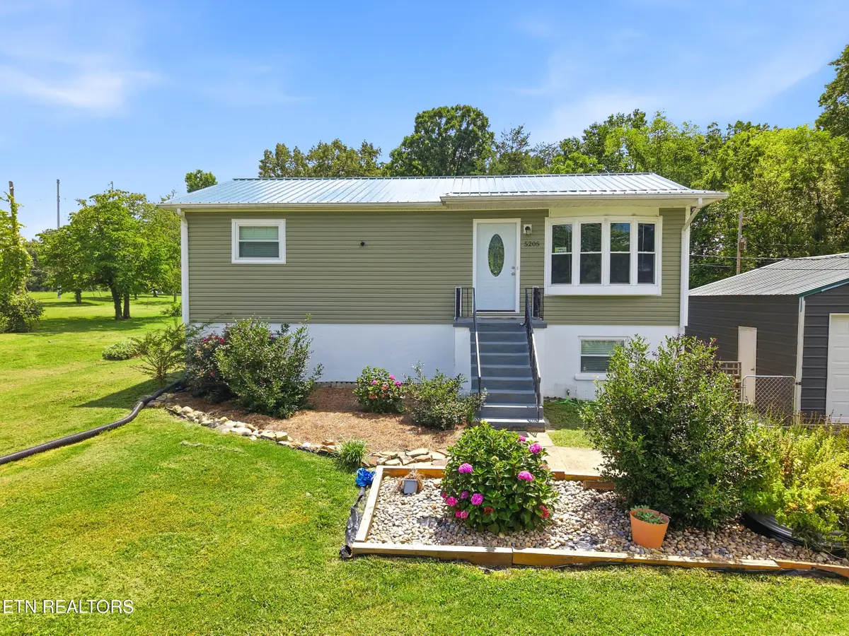 5205 John Hall Rd, Knoxville, TN 37920 - #1