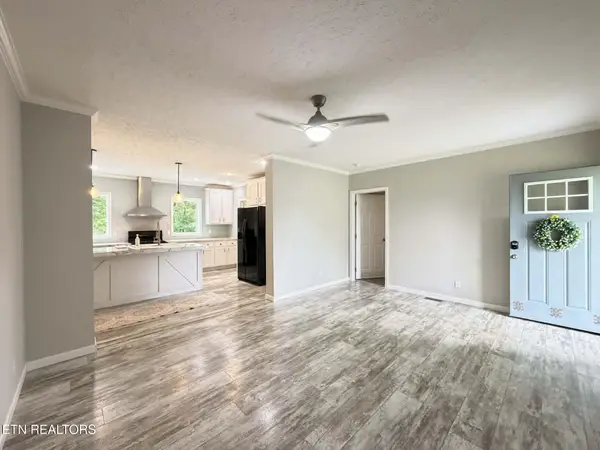 381 Dixon Rd, Crossville, TN 38571