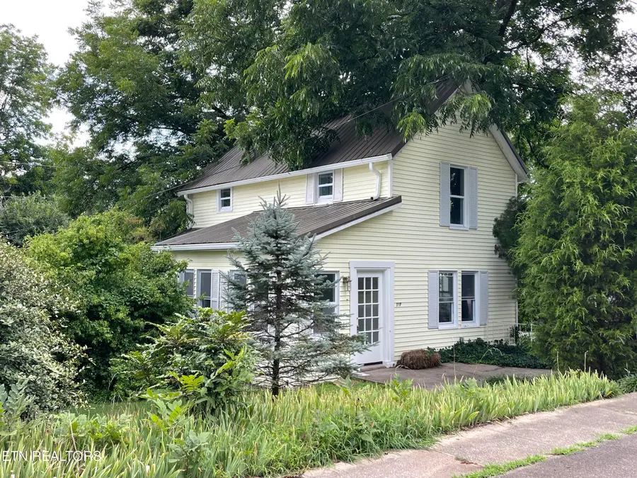 317 Lynn Ave, Athens, TN 37303 - #2