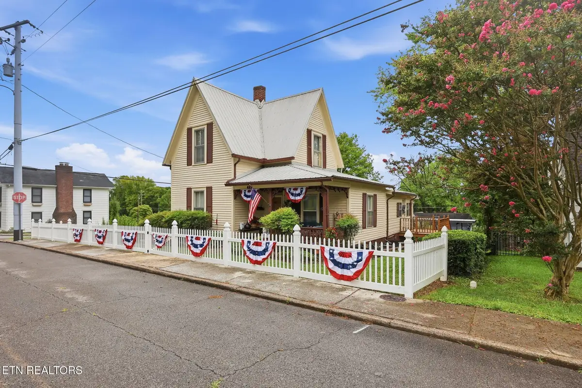 627 Medaris St, Clinton, TN 37716 - #1