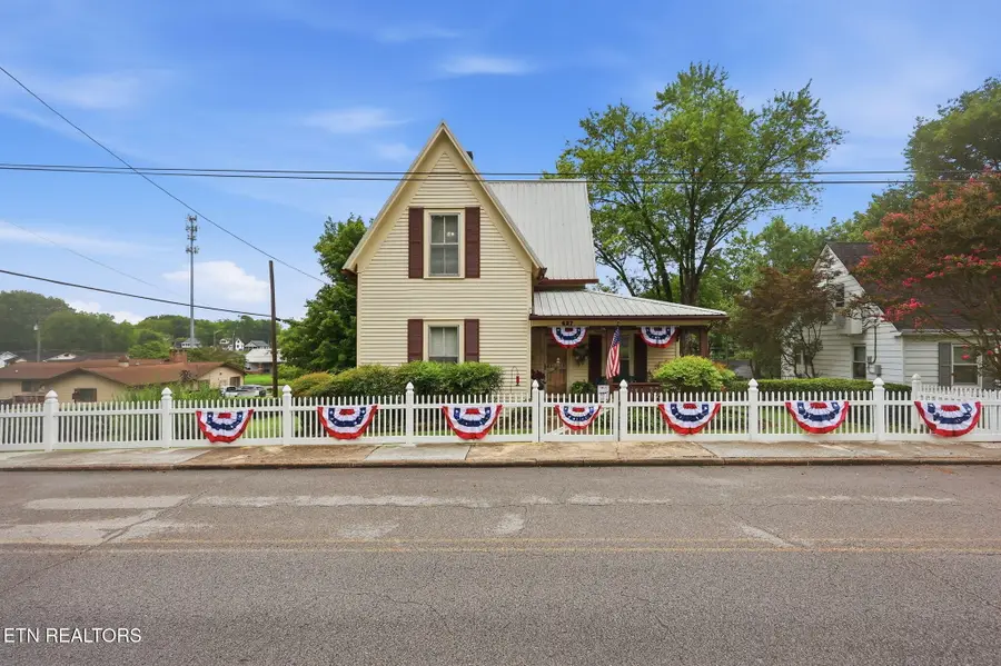 627 Medaris St, Clinton, TN 37716 - #2