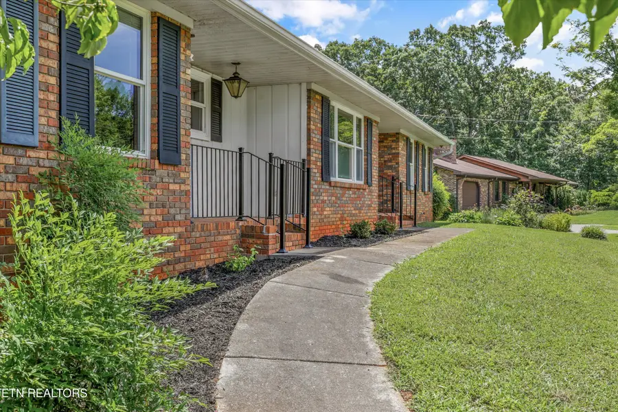 3923 Riverview Drive, Maryville, TN 37804 - #3