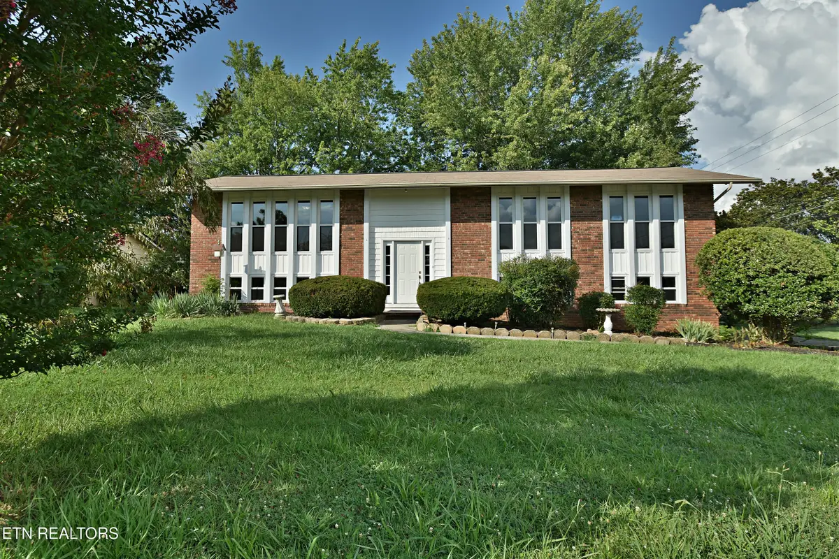 7704 Whitcomb Rd, Powell, TN 37849 - #1