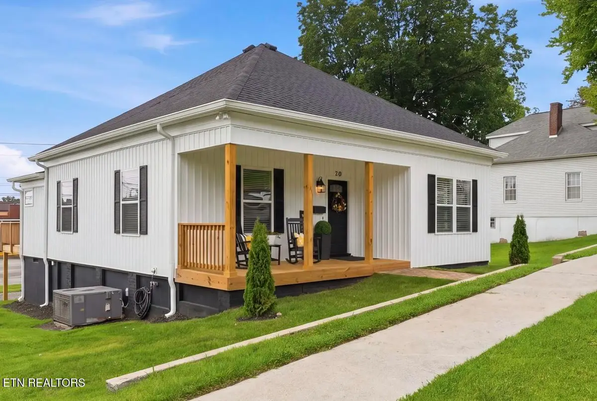210 E 1st Ave, Lenoir City, TN 37771 - #1