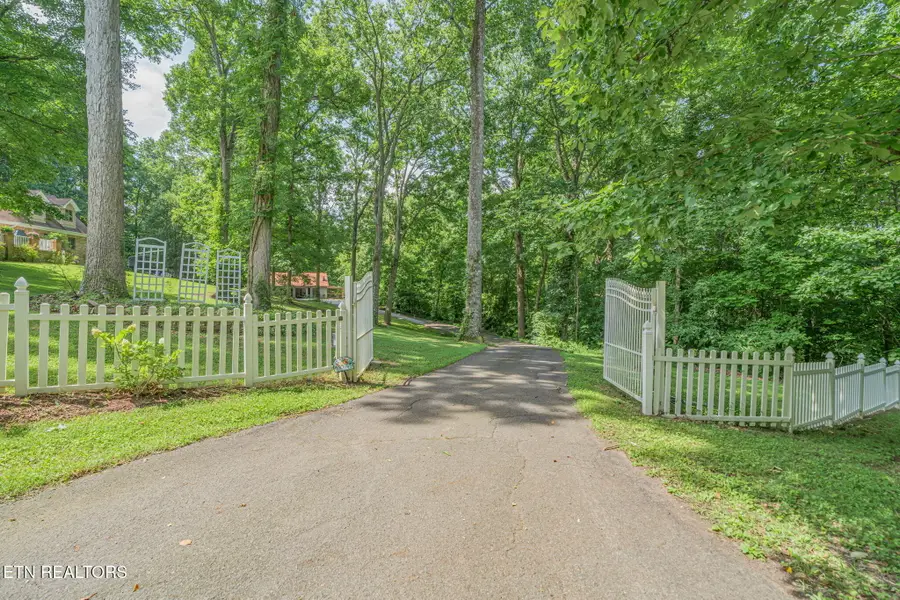 8708 Pedigo Ridge Way, Powell, TN 37849 - #2