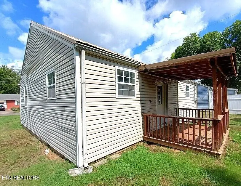 577 Monroe St, Madisonville, TN 37354 - #3