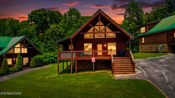 605 Cherry Blossom Way, Pigeon Forge, TN 37863