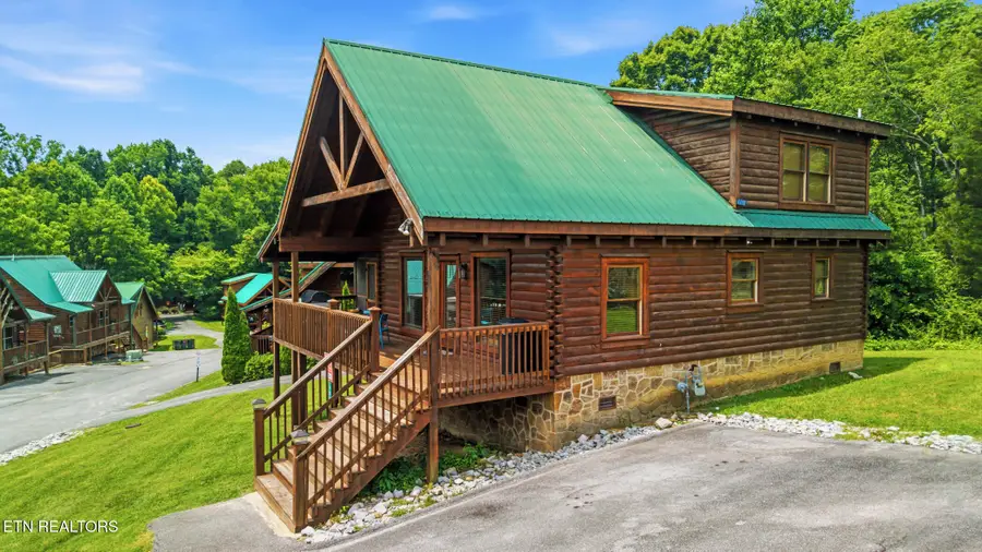 605 Cherry Blossom Way, Pigeon Forge, TN 37863 - #2