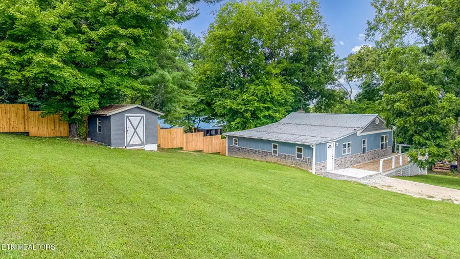 305 Augusta Ave, Maryville, TN 37804 - #2