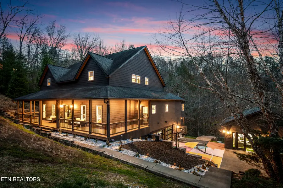 2210 Woodcock Tr, Sevierville, TN 37876 - #2