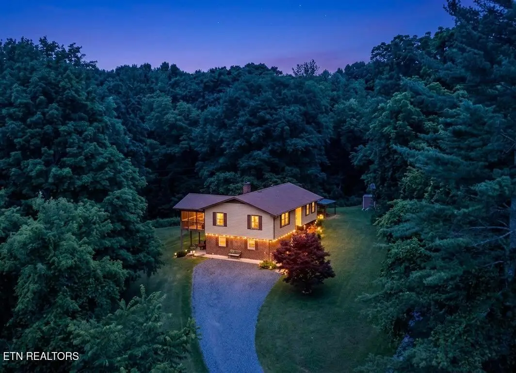 285 Noahs Ridge Rd, Pennington Gap, VA 24277 - #1