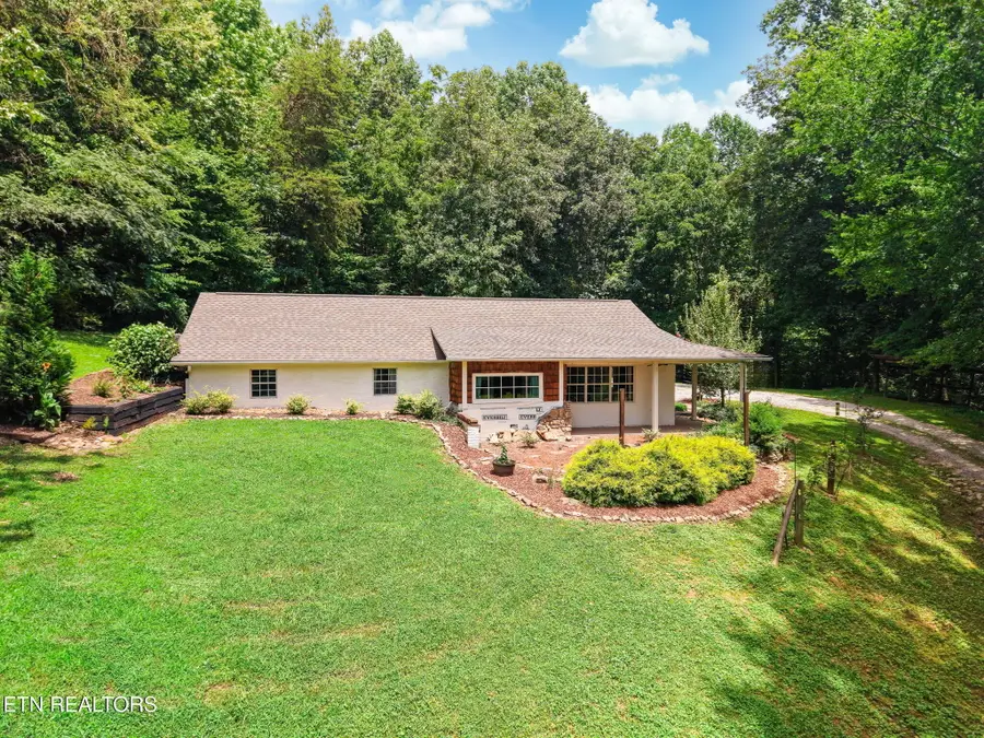3708 Roberts Rd, Corryton, TN 37721 - #2