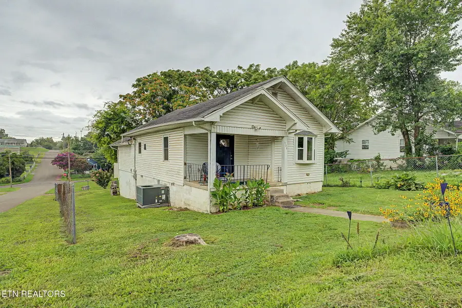 900 W Emerald Ave, Knoxville, TN 37921 - #3