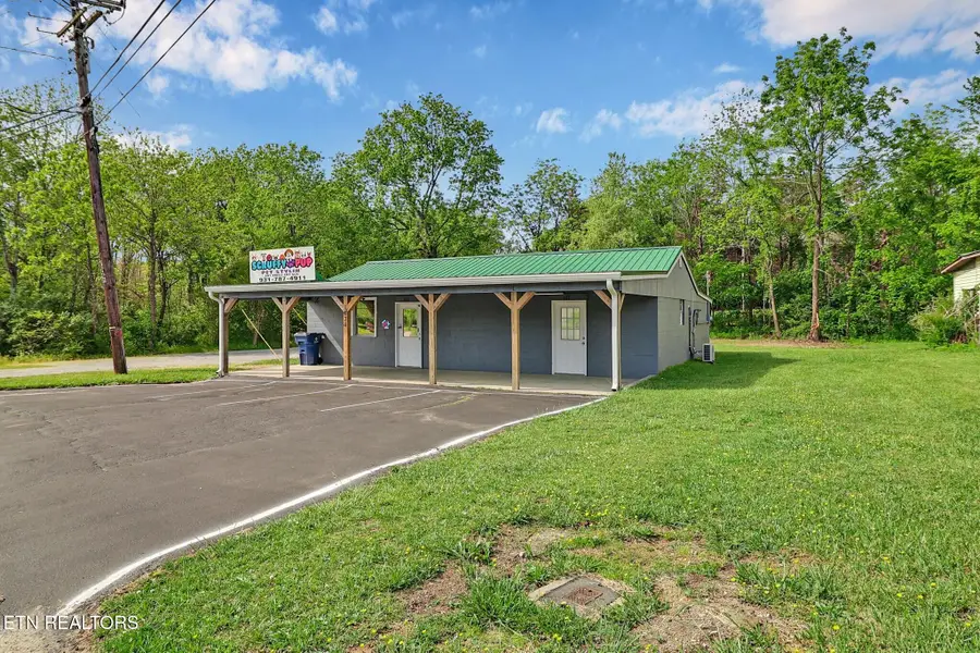 1074 S Main St, Crossville, TN 38555 - #2
