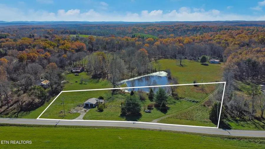 4925 Nashville Hwy, Deer Lodge, TN 37726 - #2